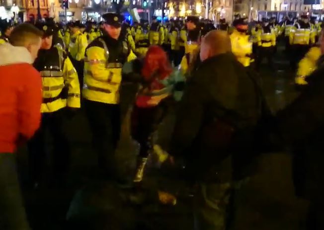 Chaotic scenes captured on O'Connell Bridge (Photo: YouTube)