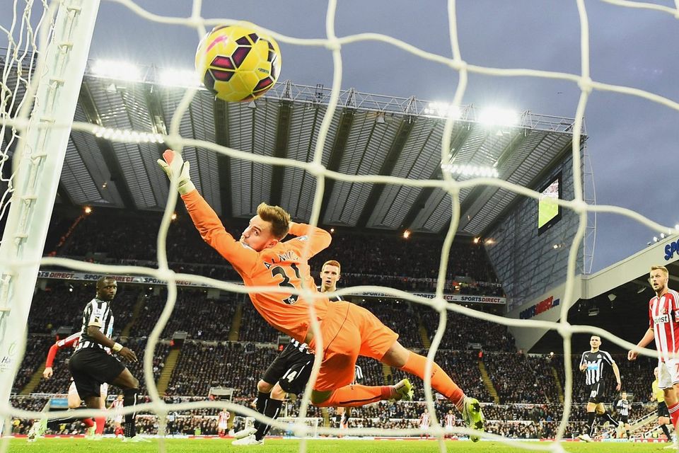 Newcastle United Jak Alnwick fails to get a hand to Adam Johnson's shot which gave Sunderland the win in their Premier League clash at St James' Park. Photo: Laurence Griffiths/Getty Images