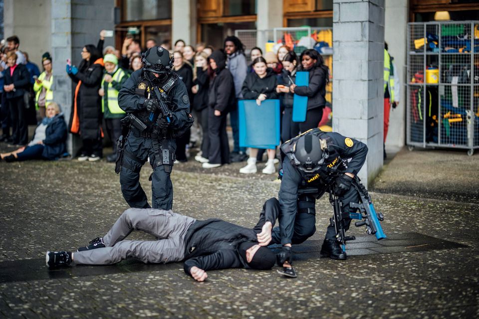 A man wielding a machete is taken to ground by An Garda Siochana Armed Support Unit at the largest ever immersive simulation thrusts UL students into emergency situation at University of Limerick.
Photo: Brian Arthur