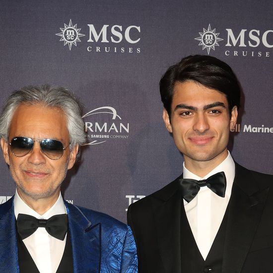 Andrea Bocelli and his sons (Semplicemente) 