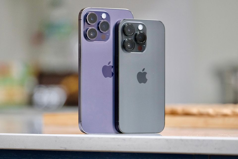 Apple iPhone 14 Pro vs iPhone 14: one is new, the other is not