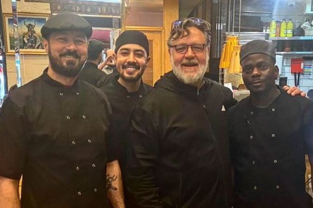 Actor Russell Crowe visits Dublin steakhouse ahead of ‘Indoor Garden Party’