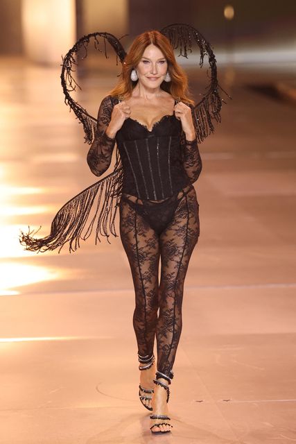 Carla Bruni walks the runway during the 2024 Victoria's Secret Fashion Show in New York City, U.S., October 15, 2024. REUTERS/Andrew Kelly