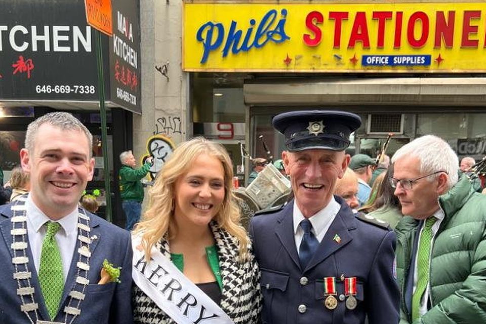 Paul with Kerry Rose and Listowel woman Édaein O’Connell and Kerry Mayor John Francis Flynn.
