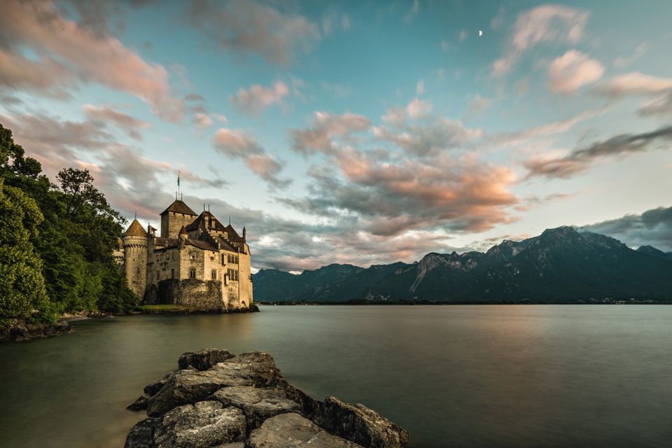 The fairytale Castle Chillon, which is located on Lake Geneva’s eastern shore, has inspired many writers, including Byron, Shelley and Rousseau. Photo: swiss-image.ch/Ivo Scholz
