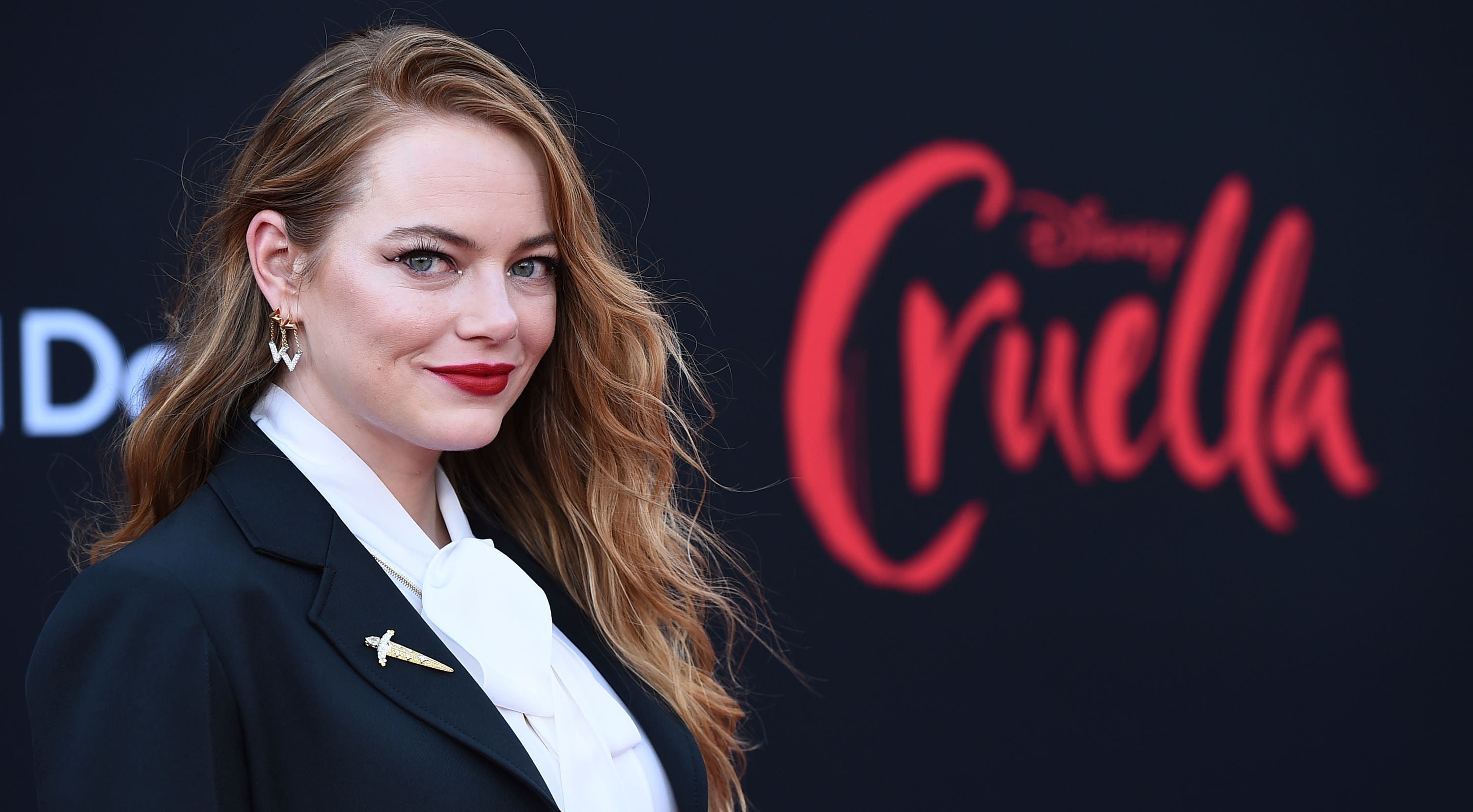 Emma Stone Wears Louis Vuitton Suit During First Red Carpet Since Giving  Birth