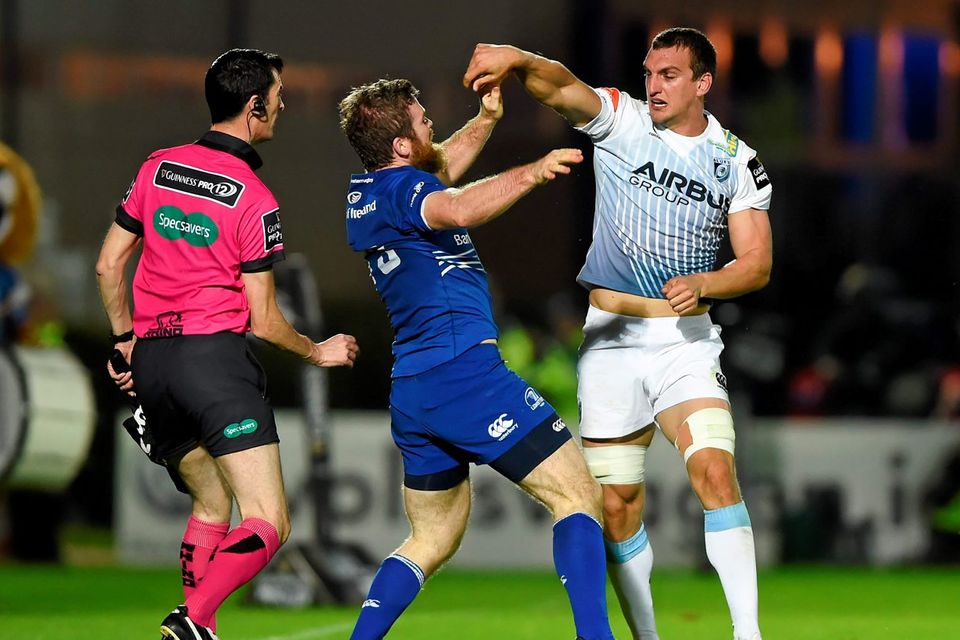 Gordon D'Arcy, Leinster, and Sam Warburton, Cardiff Blues, tussle off the ball