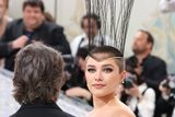thumbnail: Florence Pugh poses at the Met Gala, an annual fundraising gala held for the benefit of the Metropolitan Museum of Art's Costume Institute with this year's theme "Karl Lagerfeld: A Line of Beauty", in New York City, New York, U.S., May 1, 2023. REUTERS/Andrew Kelly