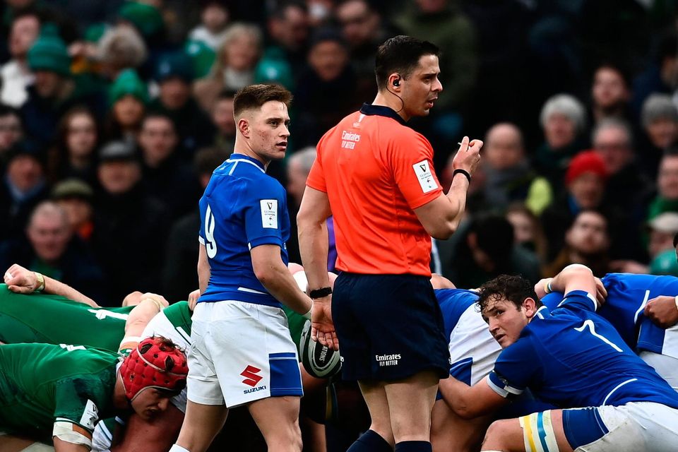 Scrum farce: Referee Nika Amashukeli stops an Italian scrum after they went down to 13 players during Sunday's match against Ireland. Photo: David Fitzgerald/Sportsfile