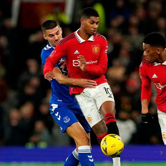 Everton v Manchester United Kick off time TV and live stream