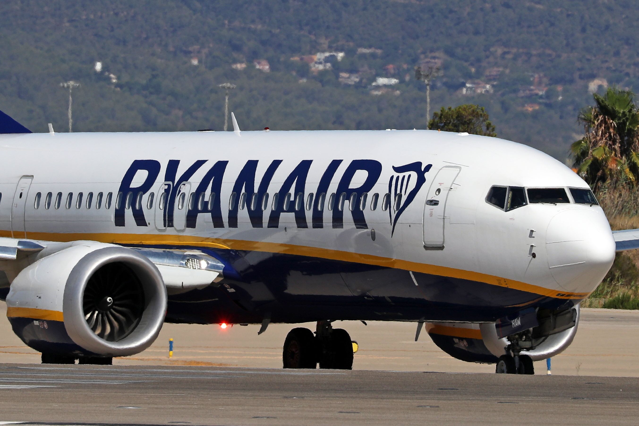 Петиция о забастовке авиадиспетчеров Ryanair собрала почти два миллиона подписей.