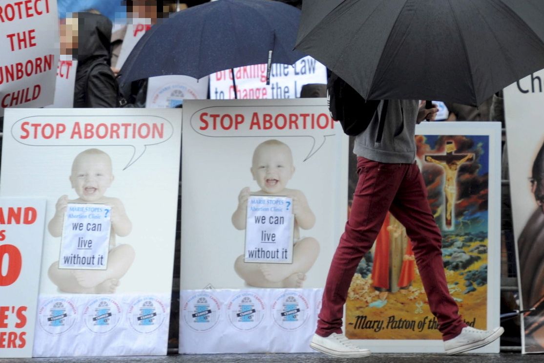 Предварительные предупреждения протестующим против абортов должны быть зарегистрированы в зоне безопасного доступа, заявляет комитет Oireachtas.