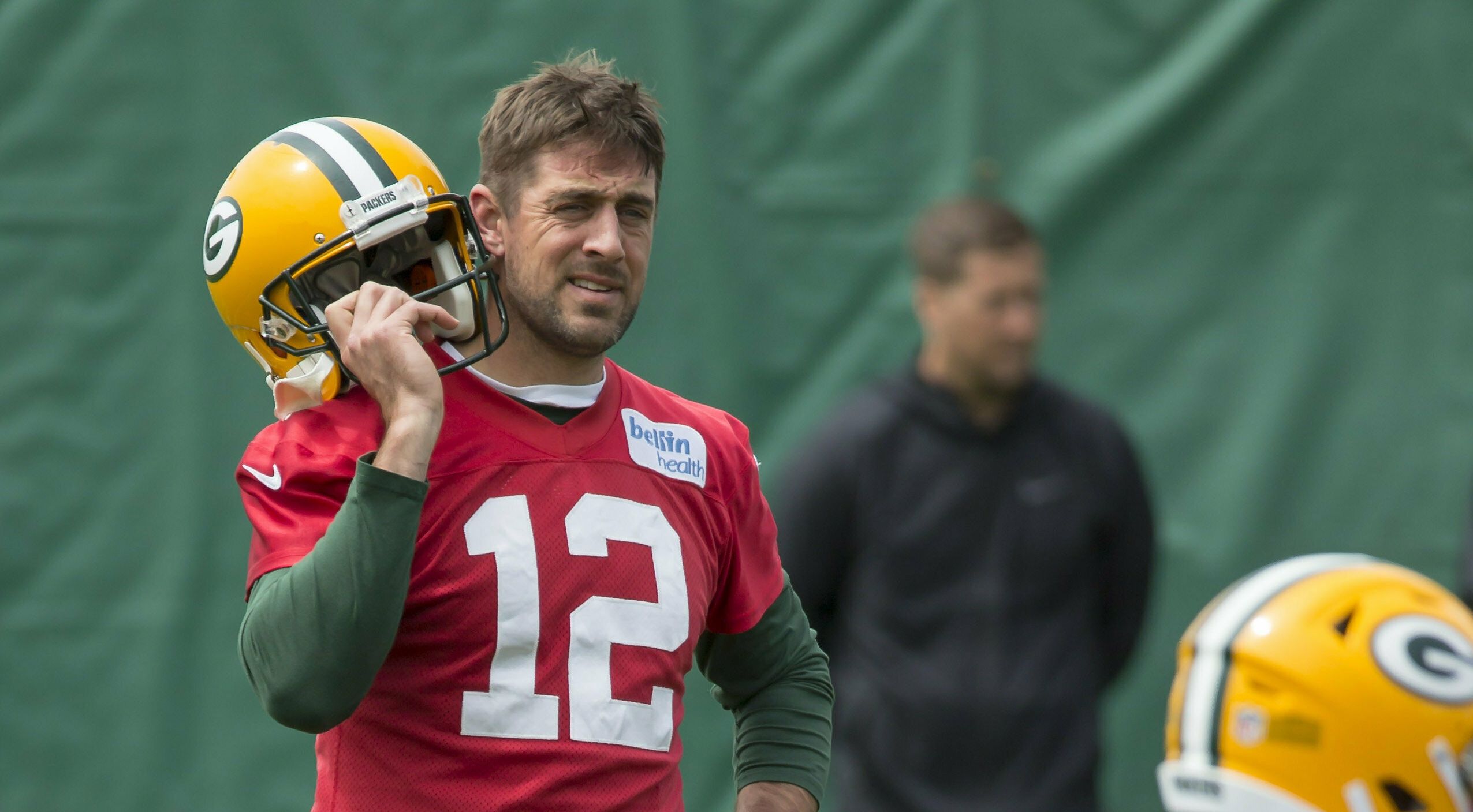 NFL's Aaron Rodgers trounced by Packers teammate in beer-chugging duel, Morning