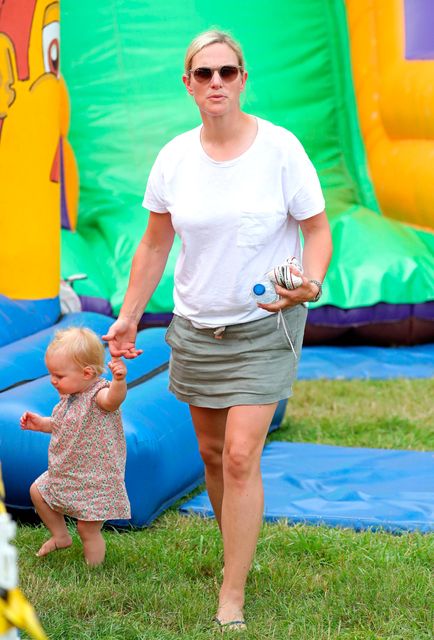 Zara Tindall med datteren Lena under Festival of British Eventing i Gatcombe Park, Gloucestershire