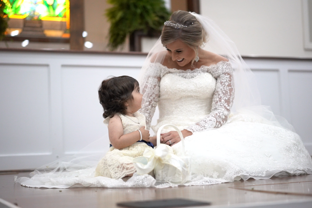 Three-year-old cancer survivor is adorable flower girl at bone marrow ...