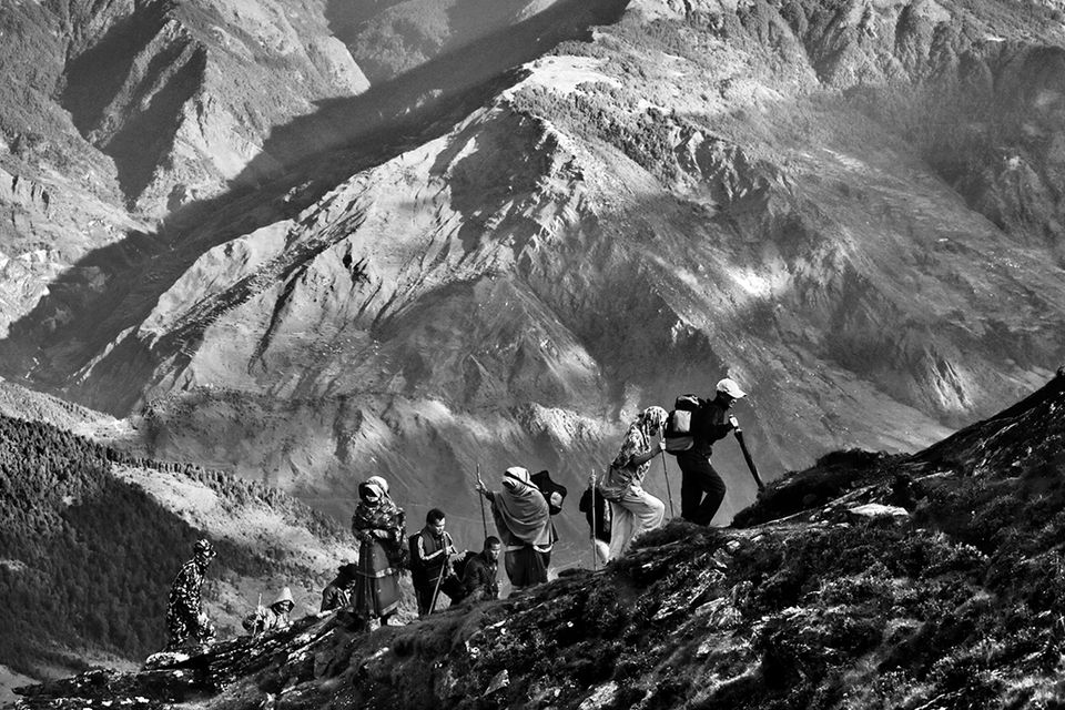 Lentang, Nepal. Pilgrims walking up to Gosaikunda Lake at 14,370 feet in the Himalayas. Photo: Timothy Allen/TPOTY 2014