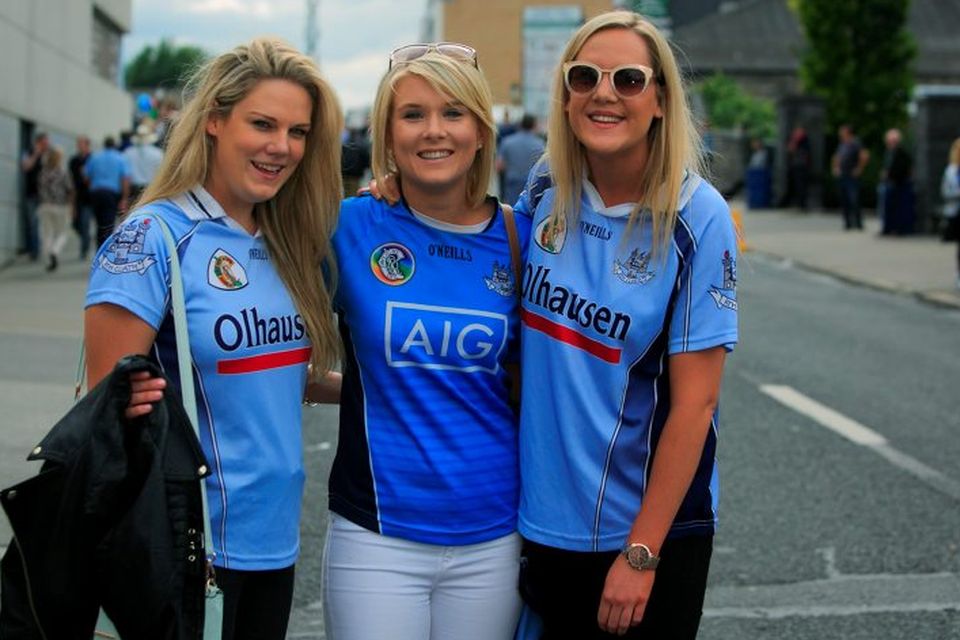 30/08/2015  
GAA fans (L to r) Orla Dunne, Emer Maher & Fiona Dunne all from Templeogue at the GAA Semi Final between Dublin & Mayo in Croke Park, Dublin.
Photo: Gareth Chaney Collins