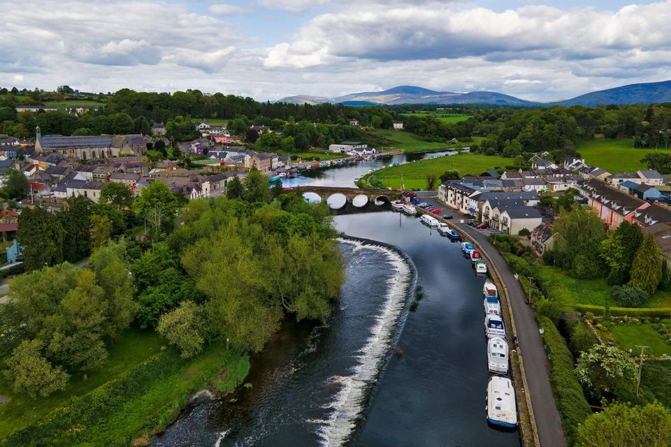 Graiguenamanagh woman 32 is rescued from river Barrow weir