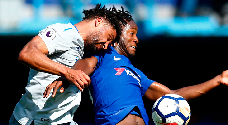 Chelsea's Michy Batshuayi in action with Everton's Ashley Williams. Photo: Peter Cziborra/Reuters