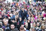 thumbnail: A huge crowd turned out for the switching on of Limerick Christmas Lights on Bedford Row in the city.
Pic Sean Curtin Photo.