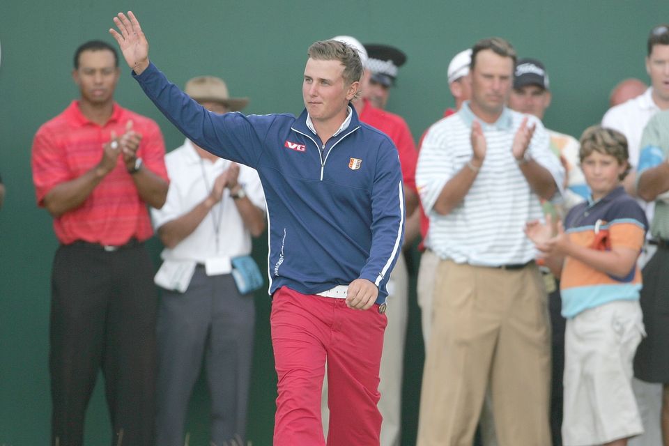 Marius Thorp of Norway acknowledges the crowd on the 18th green after winning the silver medal at the 2006 Open Photo by Andy Lyons/Getty