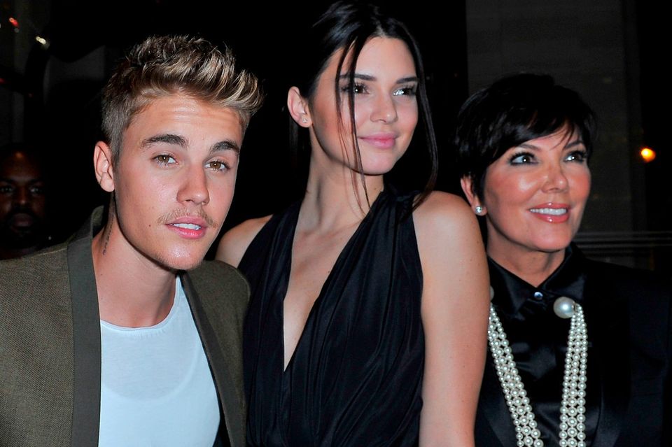 Kourtney Kardashian and Justin Bieber 'hooking up and 'text each other all  the time' | Irish Independent