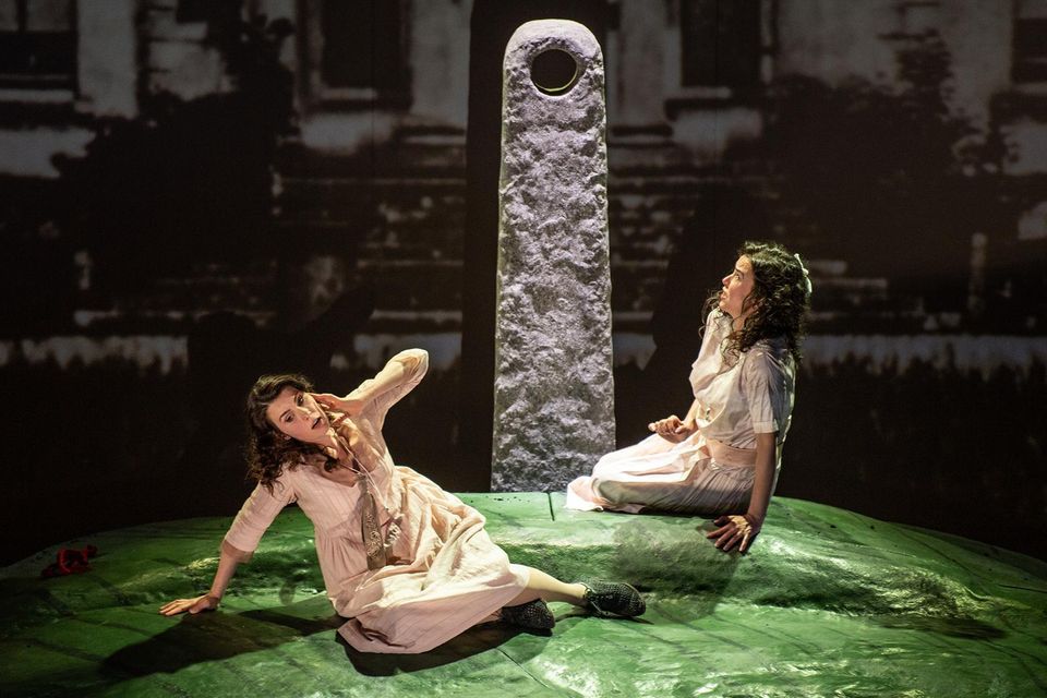 Anna Devin (Fiordiligi) and Sharon Carty (Dorabella) in Irish National Opera's Così fan tutte. Photo by Ruth Medjber
