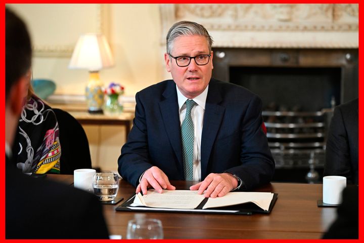 Starmer backs Cabinet Secretary who failed to tell him about Mandelson vetting