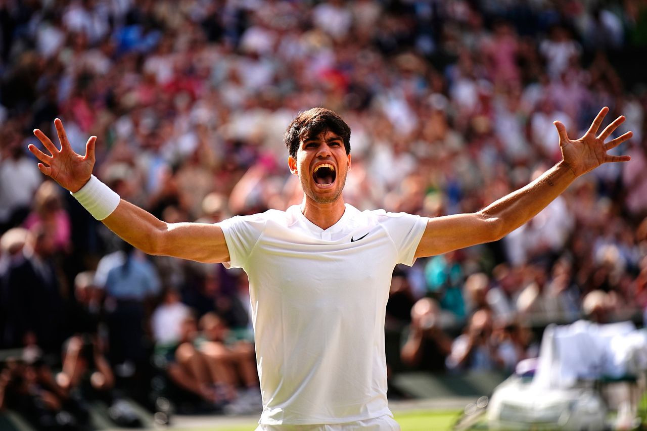 Carlos Alcaraz wins back-to-back Wimbledon titles with straights sets ...