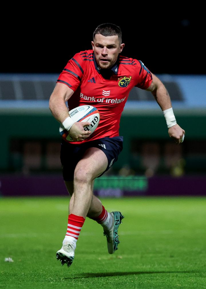 Ireland winger Calvin Nash signs contract extension with Munster until 2028