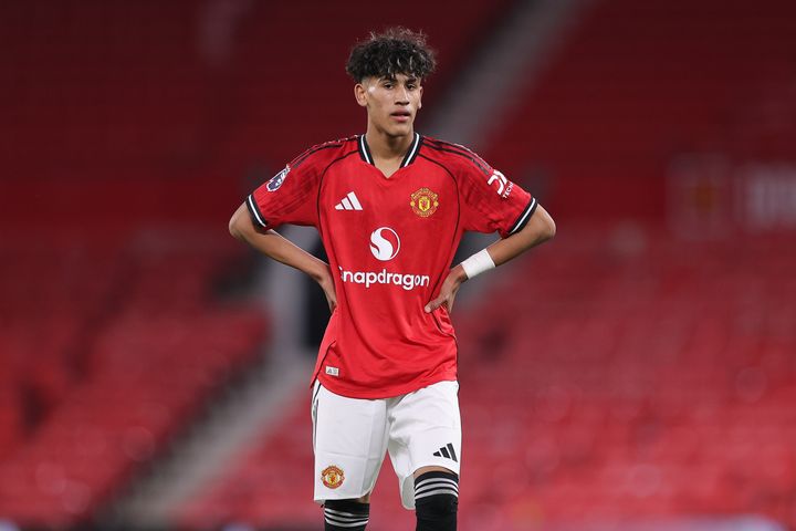 The 15-year-old who is Manchester United’s answer to Max Dowman… and his father played for Ireland