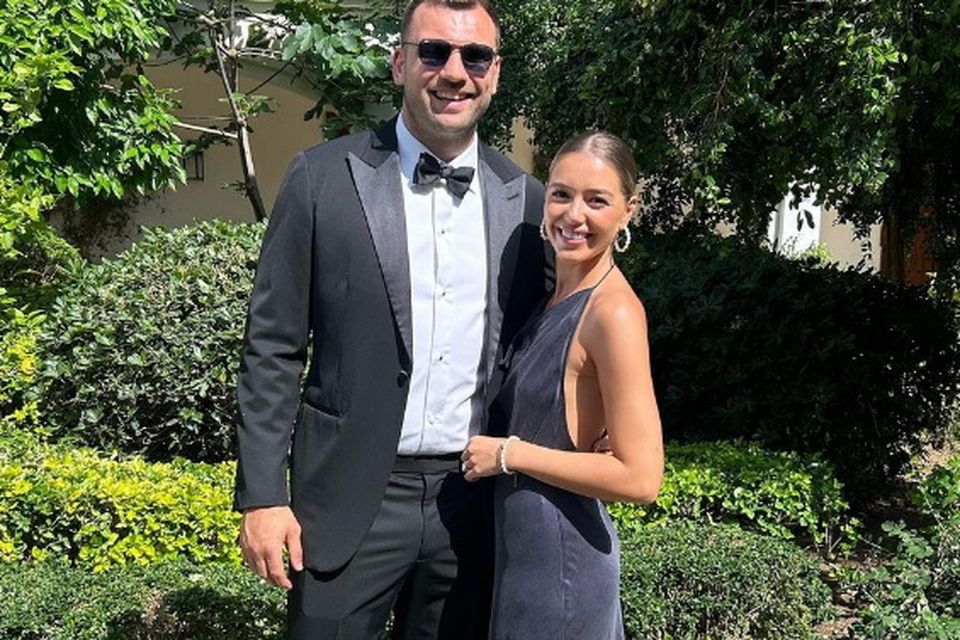 Tadhg Beirne and his wife Harriet at the wedding. Photo: @tadhgbeirne