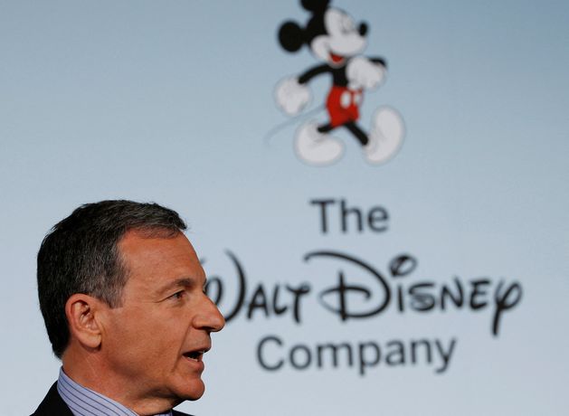 エイドリアン・ウェックラー：大手企業がパスワード共有に狙いを定め、無料ストリーミングの時代は終わりを迎える可能性