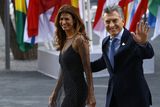 thumbnail: Argentinian President Mauricio Macri and First Lady Juliana Awada arrive to attend a concert at the Elbphilharmonie philharmonic concert hall on the first day of the G20 economic summit on July 7, 2017 in Hamburg, Germany