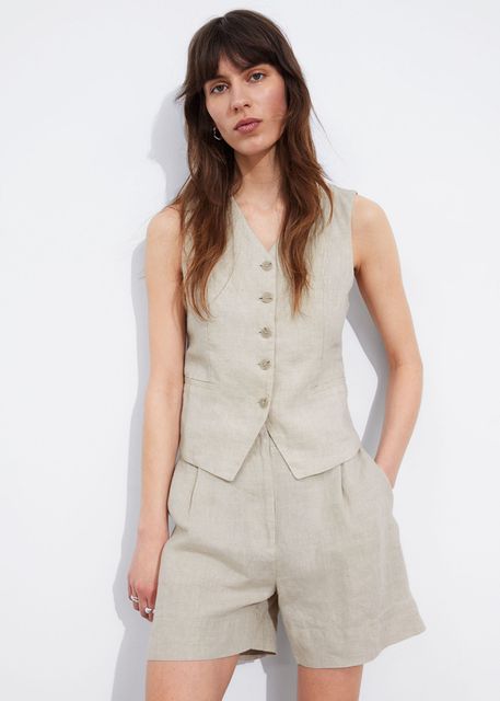 Tailored linen shorts, €69, & Other Stories