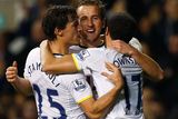 thumbnail: Tottenham Hotspur's Harry Kane (C) celebrates with team-mates Benjamin Stambouli (L) and Andros Townsend. REUTERS/Eddie Keogh