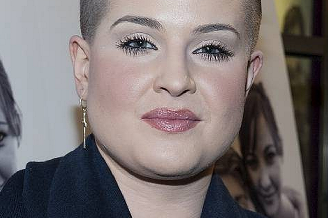 Kelly Osbourne hair - Celebrities with Buzz Cuts - Pictures 2014