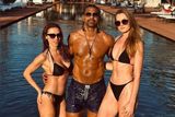 thumbnail: Una in THAT picture with David Haye and Sian