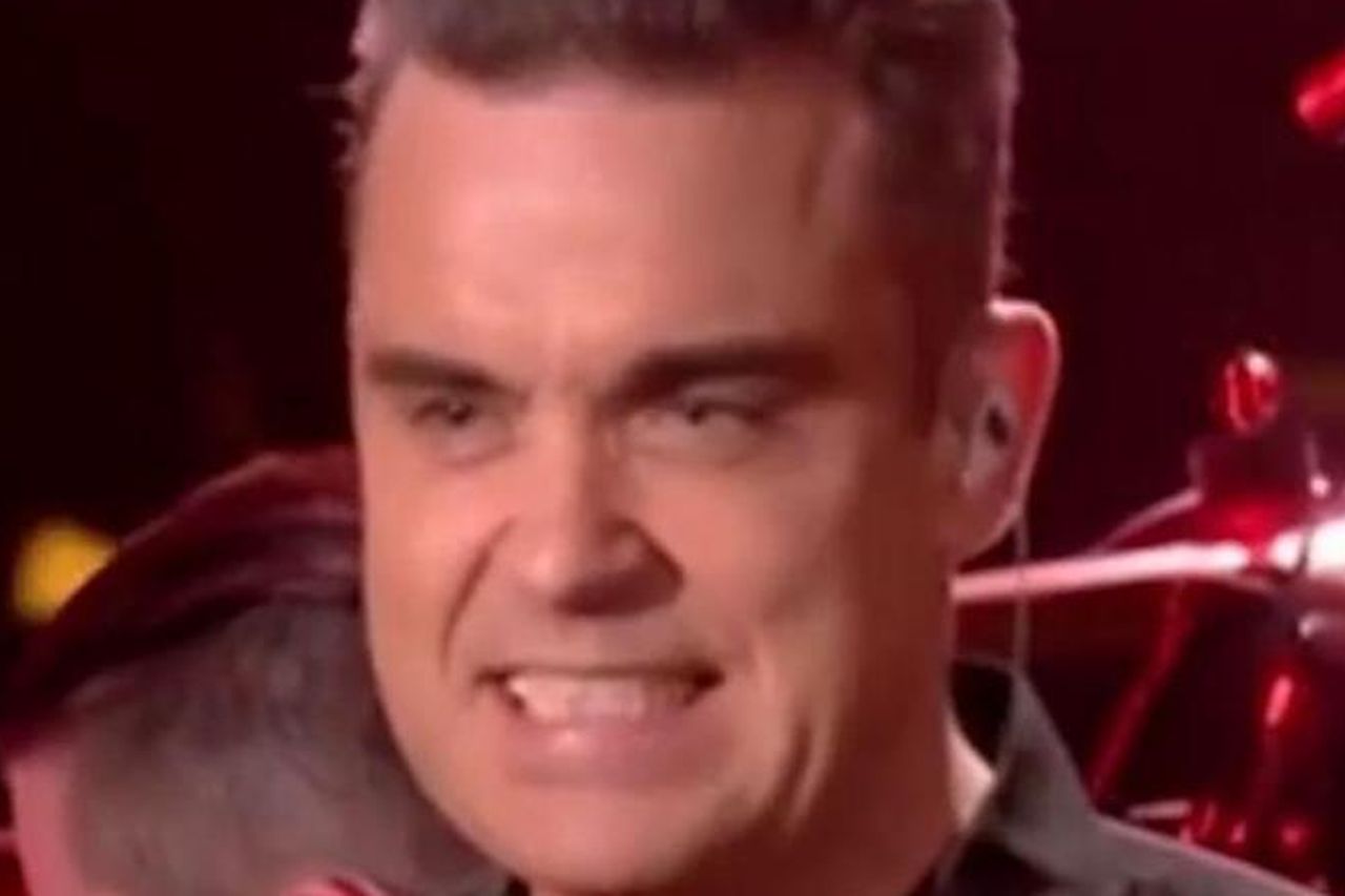 Robbie Williams responds to the hand sanitiser controversy with cheeky post  | Irish Independent