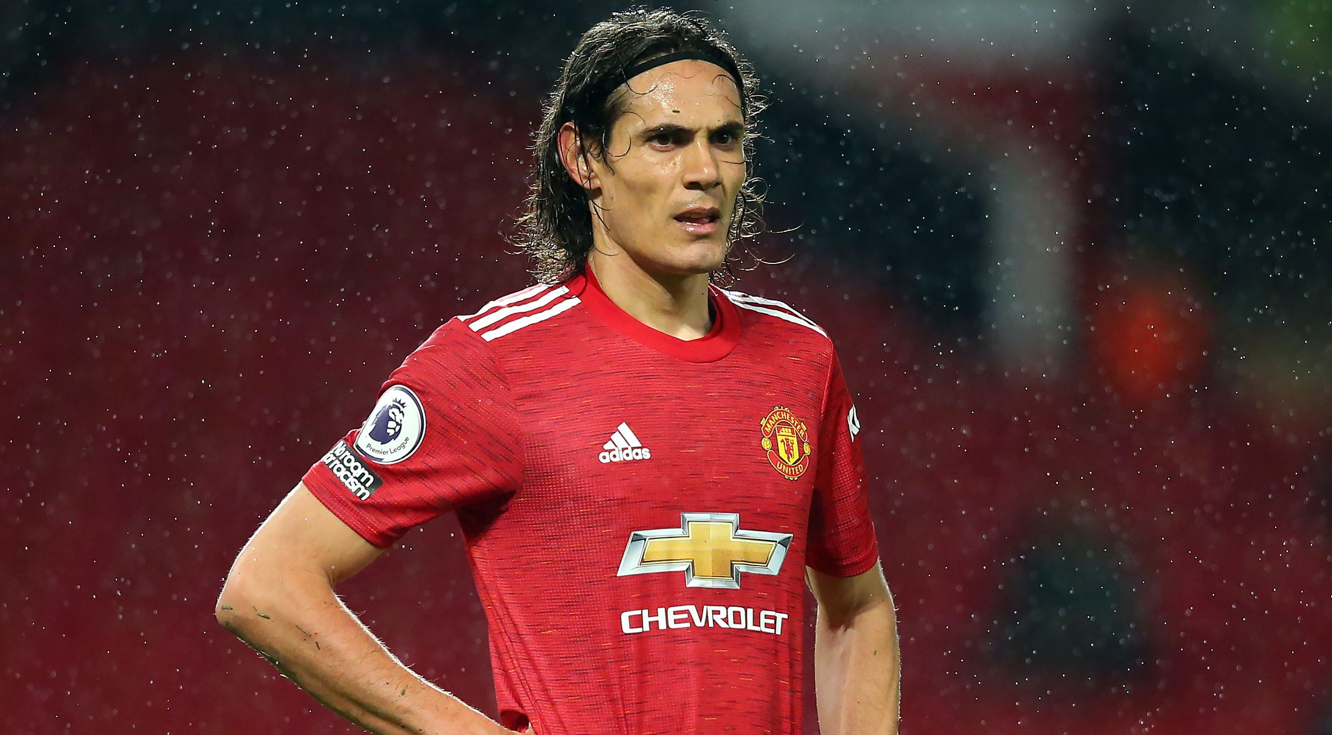 Manchester United send message to fans who bought Edinson Cavani