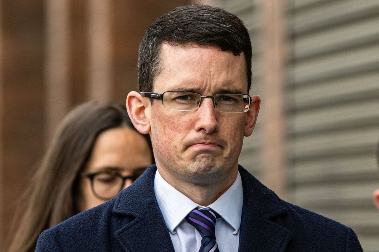 Enoch Burke Remains in Prison After Refusing to Purge Contempt, Disciplinary Appeal 'Crashes' — image 4