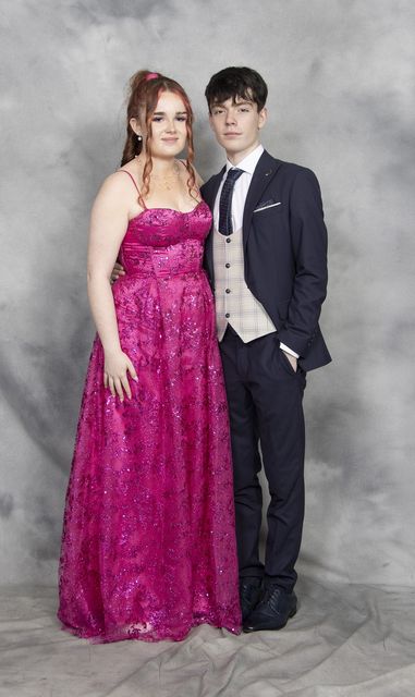 Charlene Kehoe et Brandon McNenney se sont amusés à la soirée de remise des diplômes du Selskar College à l'hôtel Talbot mardi soir.