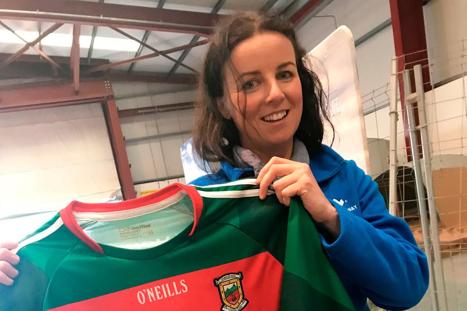 Mayo for Psalm: 'I'm fed up listening to them going on about Mayo not  winning' - Pope signs jersey in bid to end curse