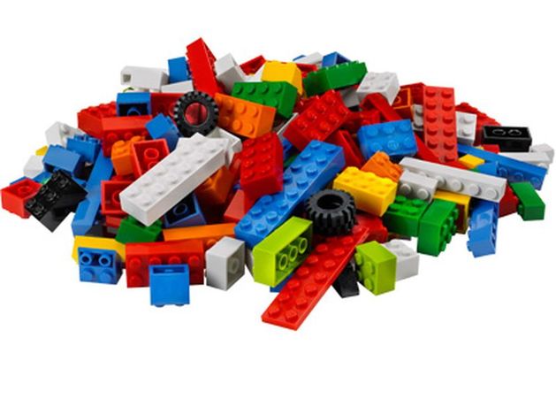 Lego Display Crash Injures 10 at Children’s New Year’s Eve Event