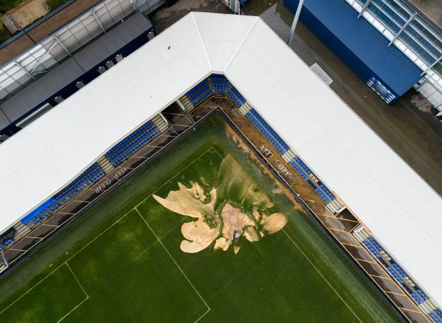 Sinkhole appears at Wimbledon as Newcastle match called off amid flooding