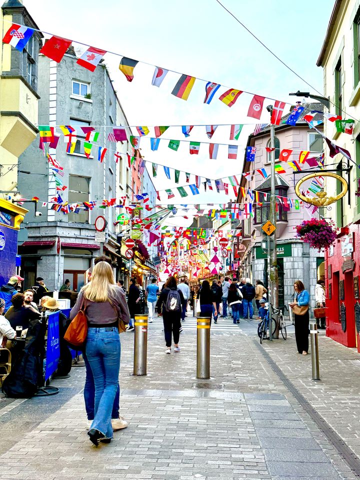 Irish services sector contracts for the first time in five years, according to AIB