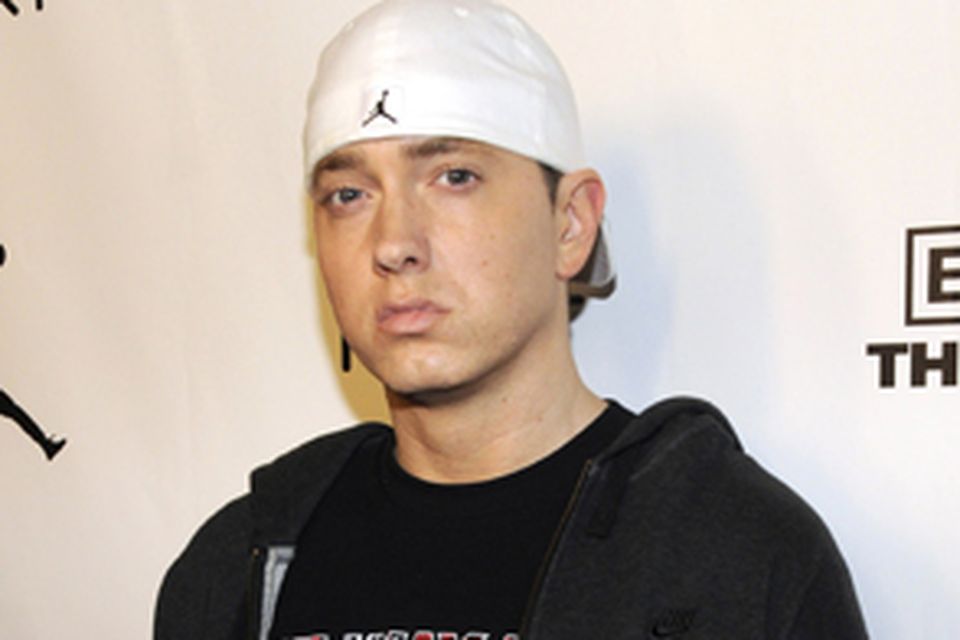 EMINEM: Back to take the rap