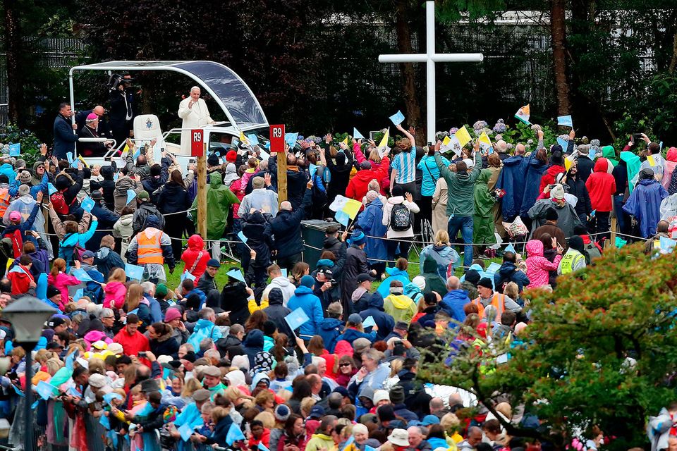 Pope Francis greets pilgrims as he arrives at Knock Shrine.
Pic Steve Humphreys
26th August 2018