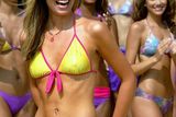 thumbnail: Rosanna Davison of Ireland sports a bikini with fellow Miss World 2003 contestants
