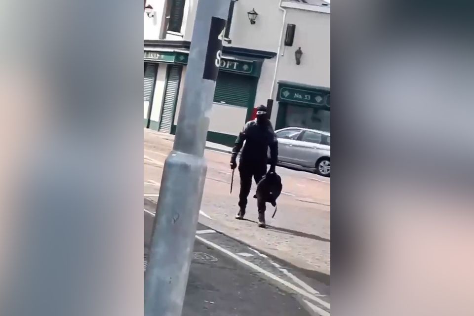 Police in Coleraine have arrested a 23-year-old man following the report of a man being armed with a knife in the Bushmills Road area this morning. 